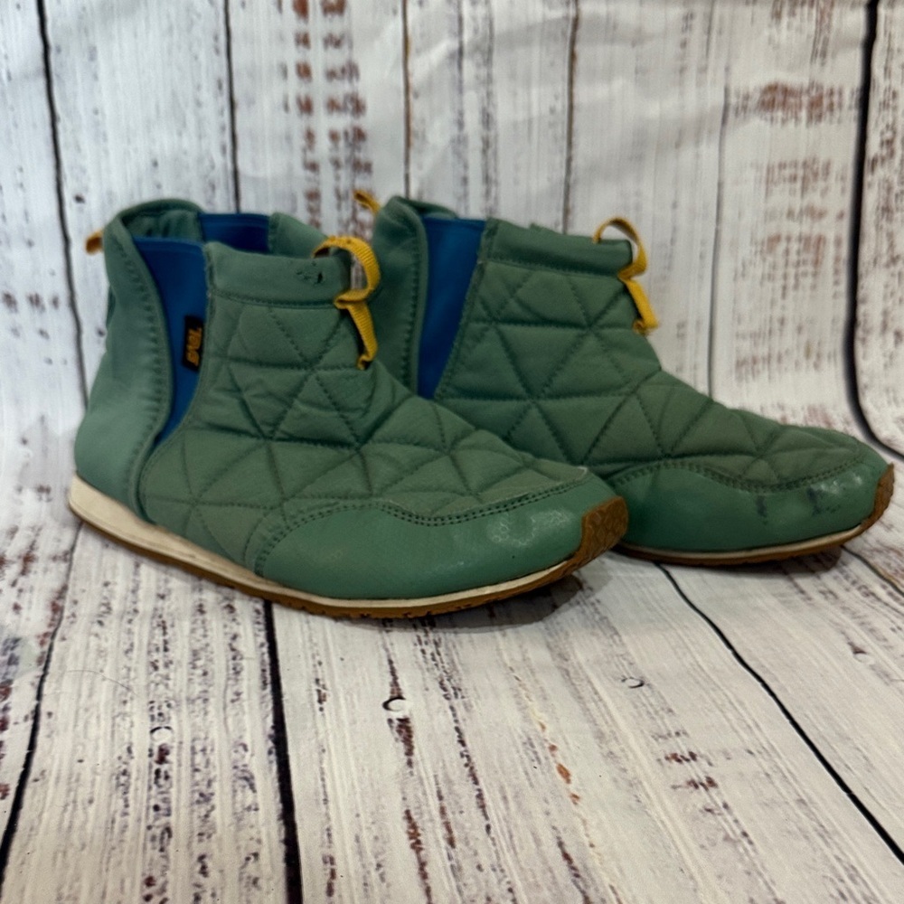 Teva Green Quilted Boots with Blue and Yellow Details